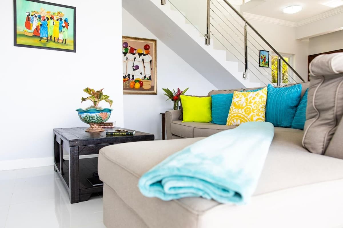 Living room image 2