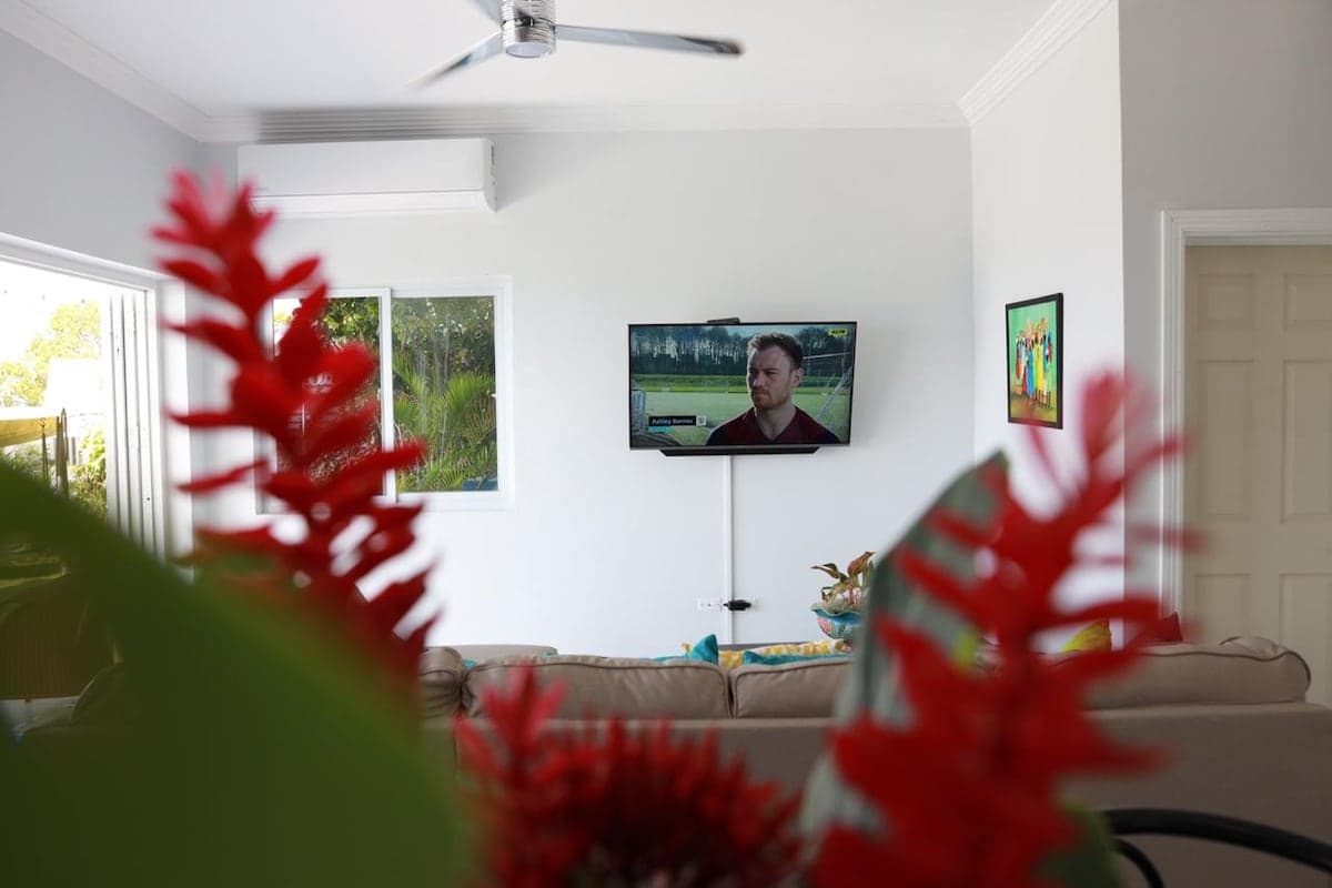 Living room image 3