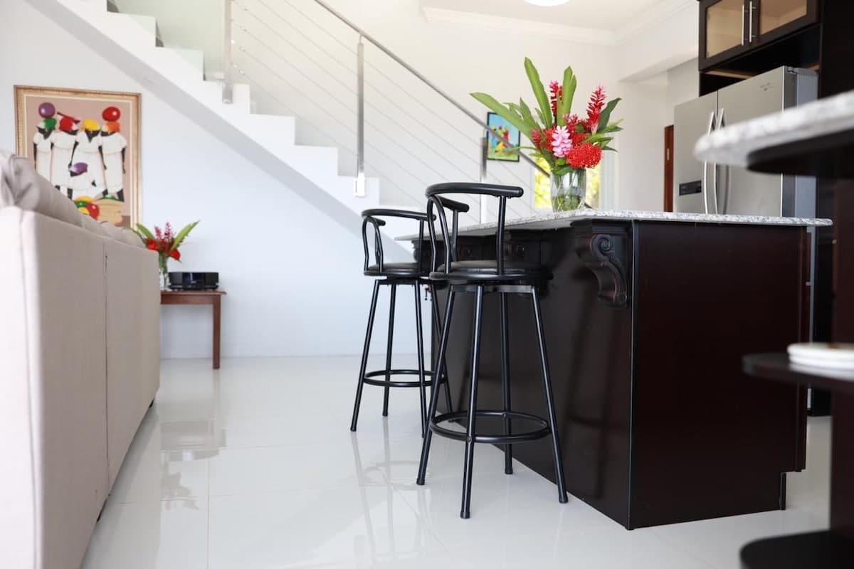 Full kitchen image 1