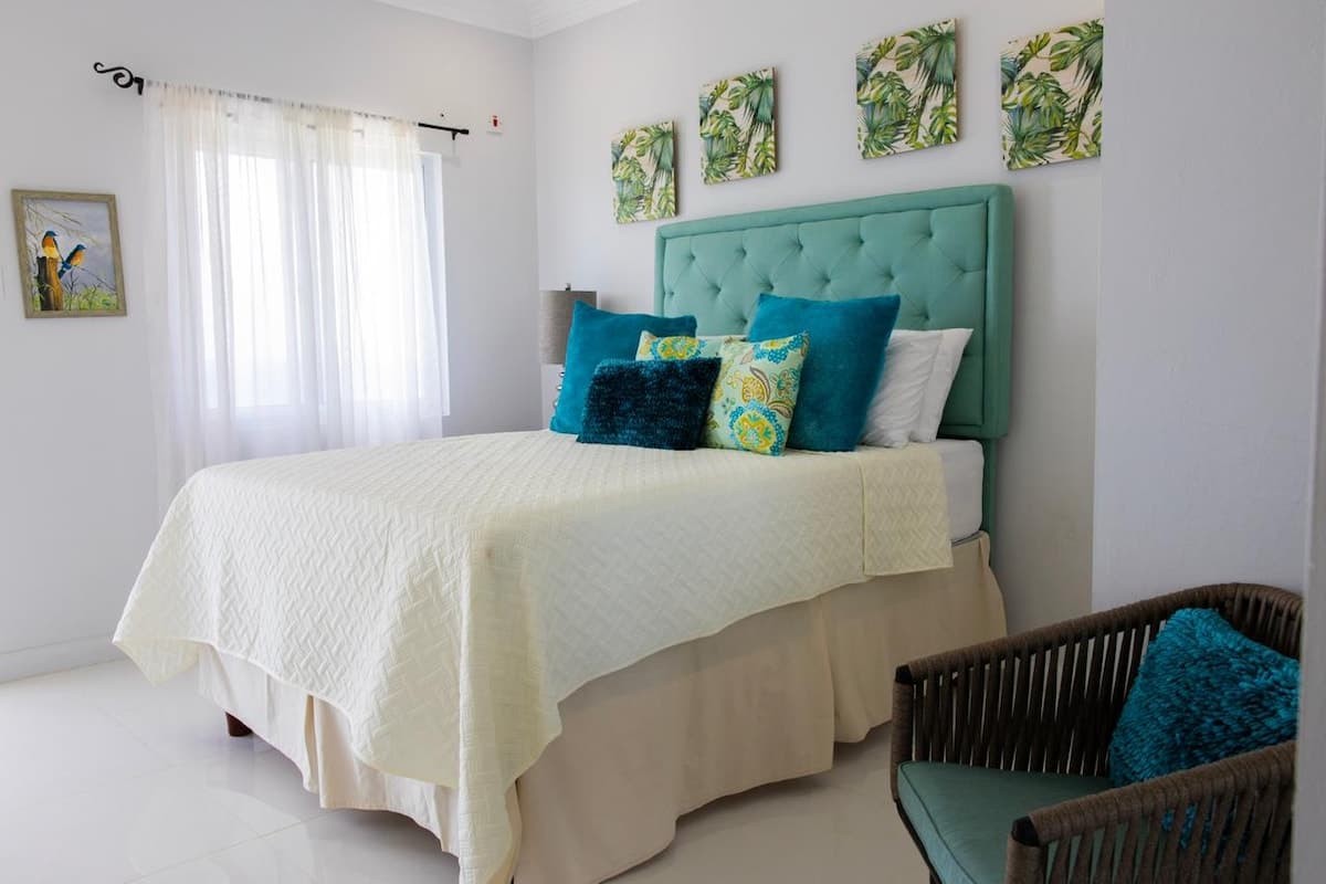 Bedroom 1 image 1
