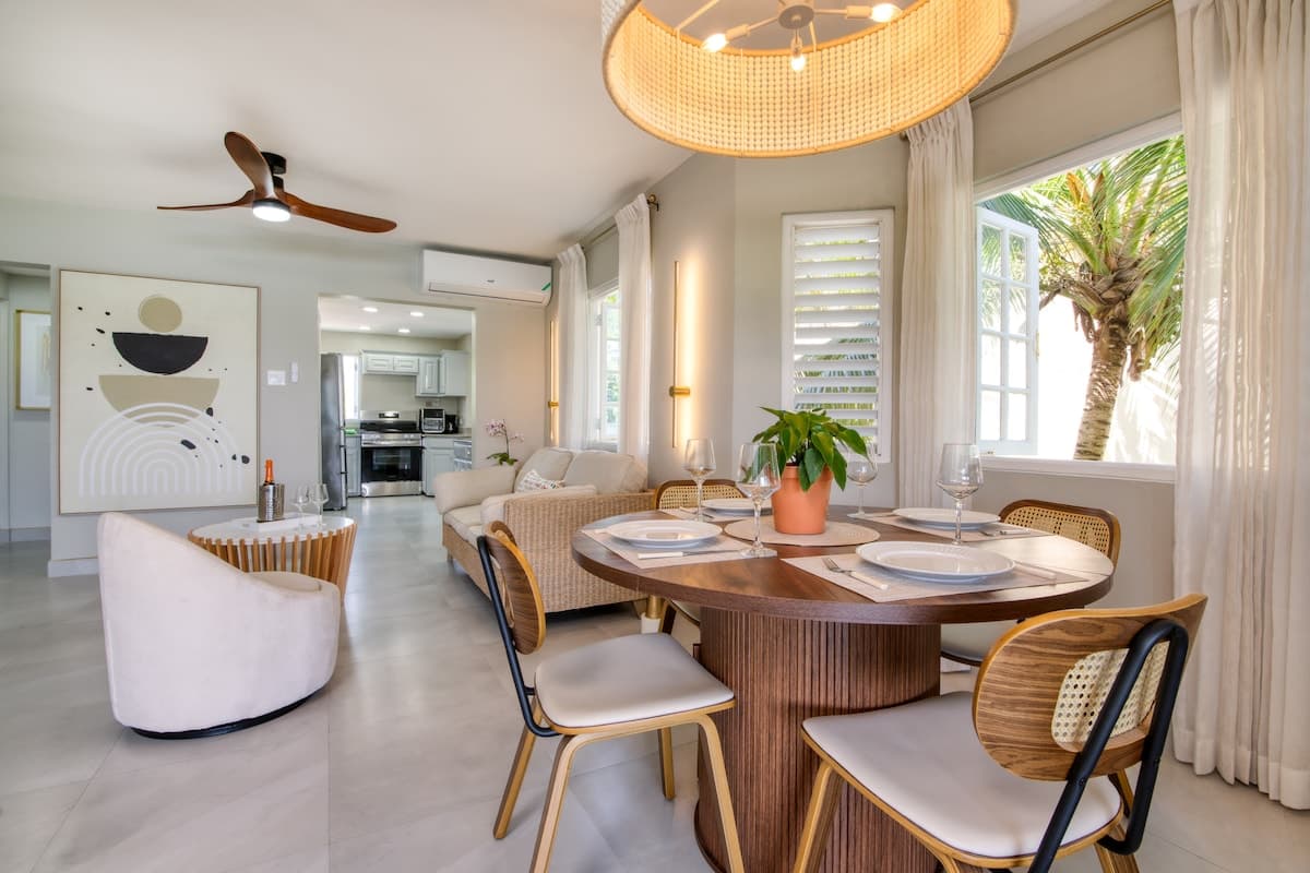 Dining area image 2