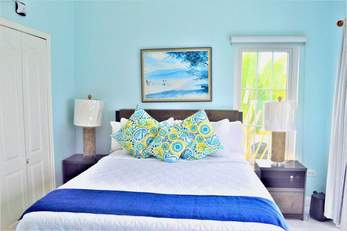 Bedroom 1 image 2